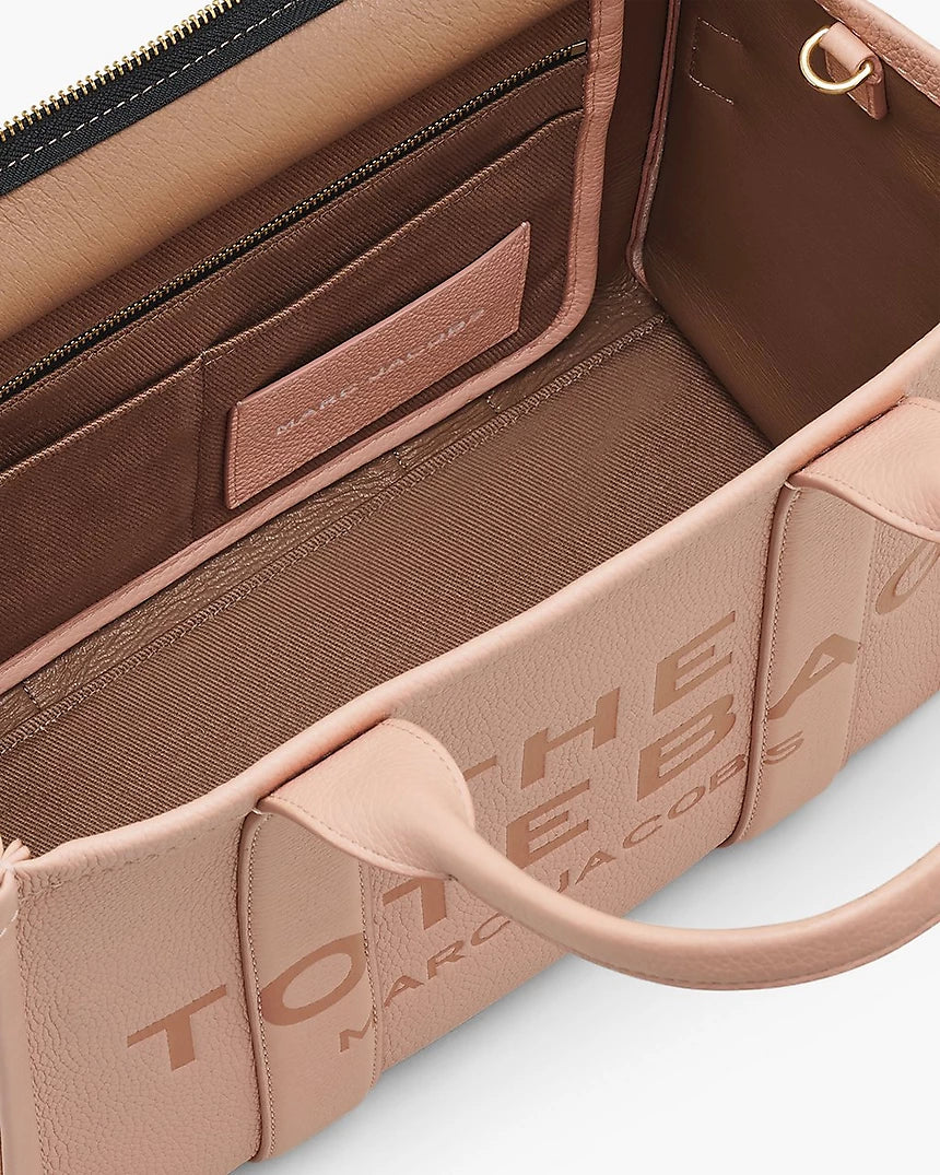 THE LEATHER
MEDIUM TOTE BAG