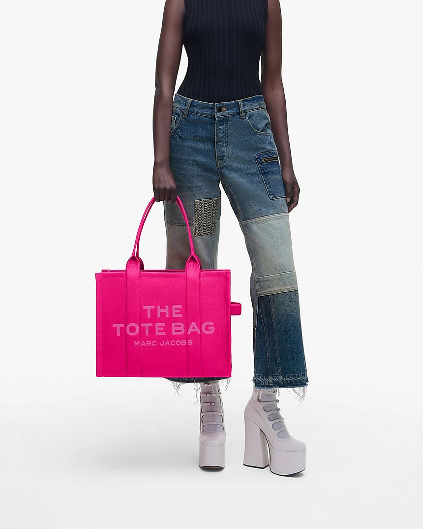 THE LEATHER
LARGE TOTE BAG