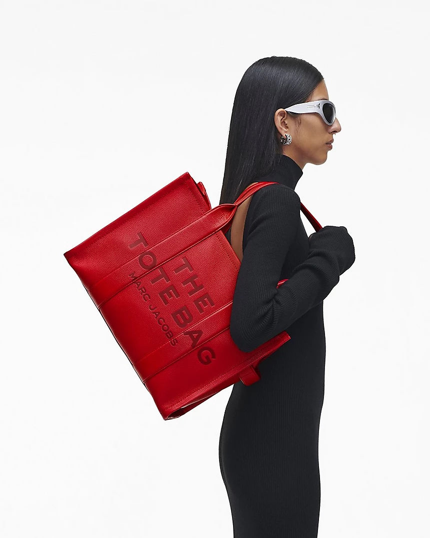 THE LEATHER
LARGE TOTE BAG