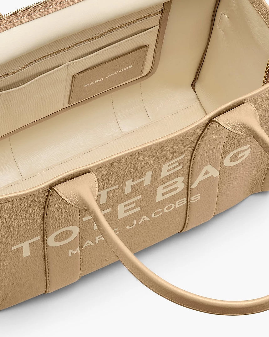 THE LEATHER
LARGE TOTE BAG
