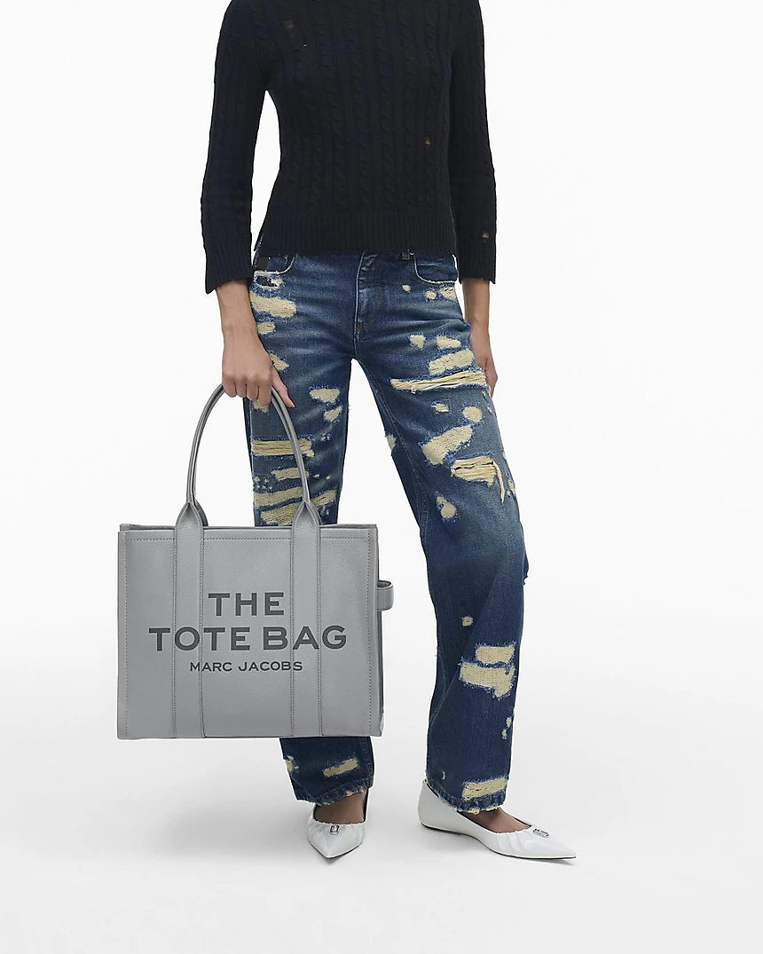 THE LEATHER
LARGE TOTE BAG
