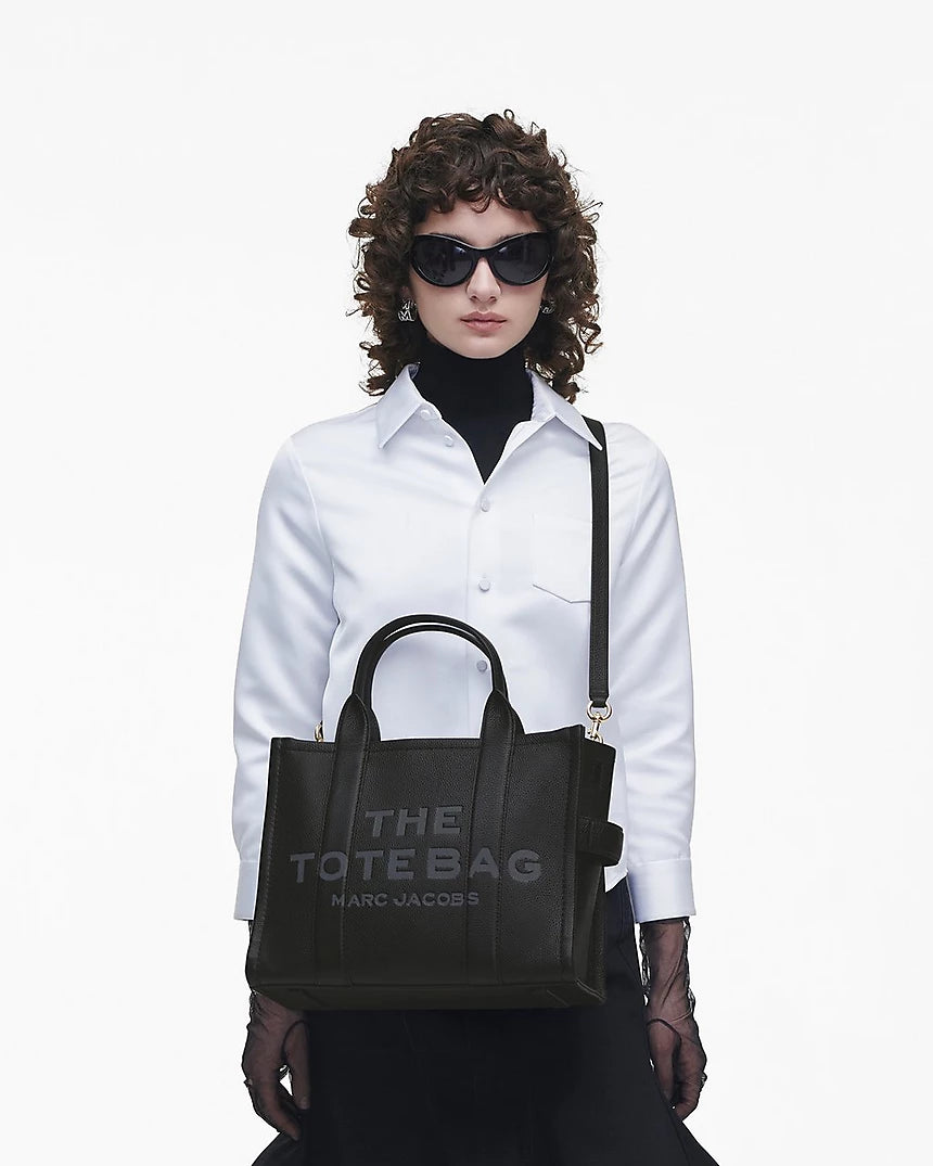 THE LEATHER
MEDIUM TOTE BAG