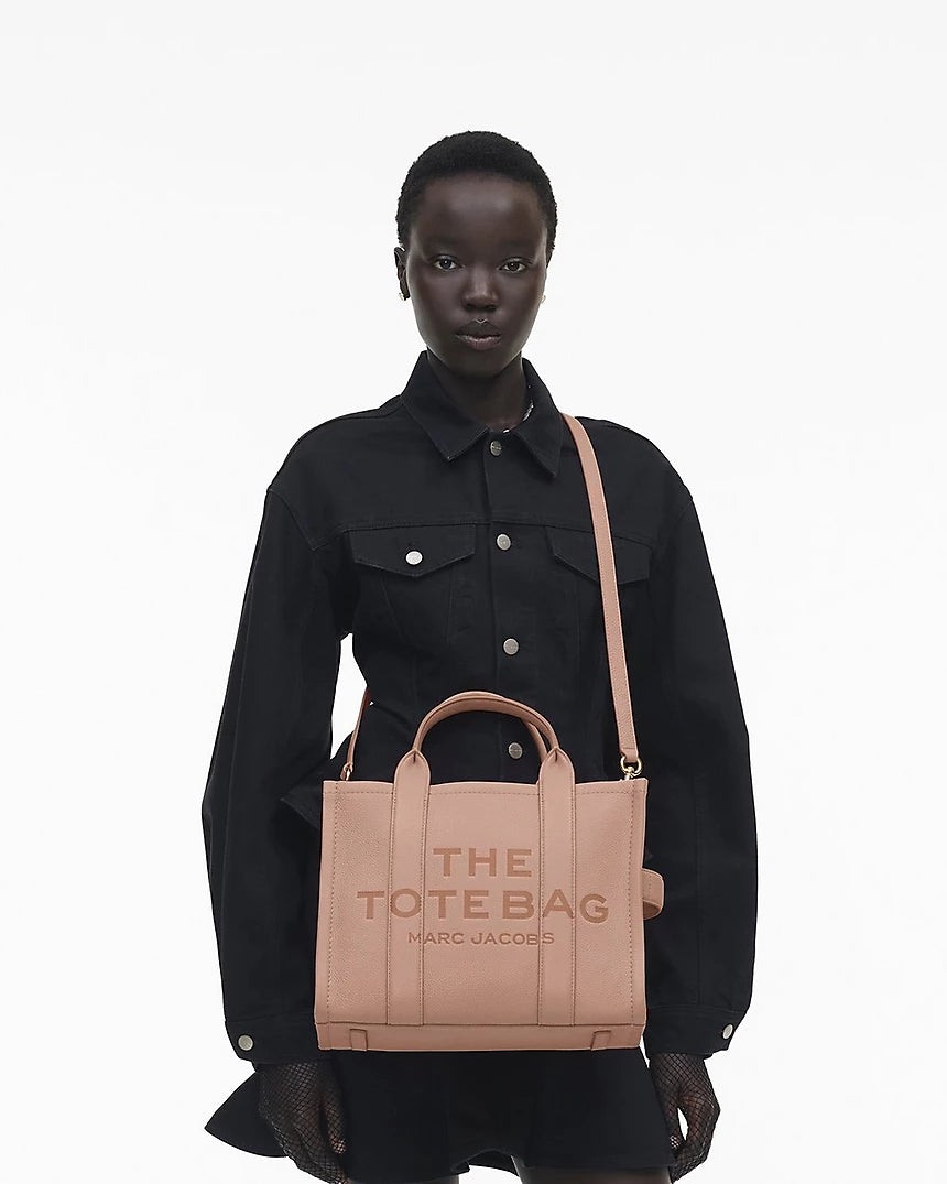 THE LEATHER
MEDIUM TOTE BAG