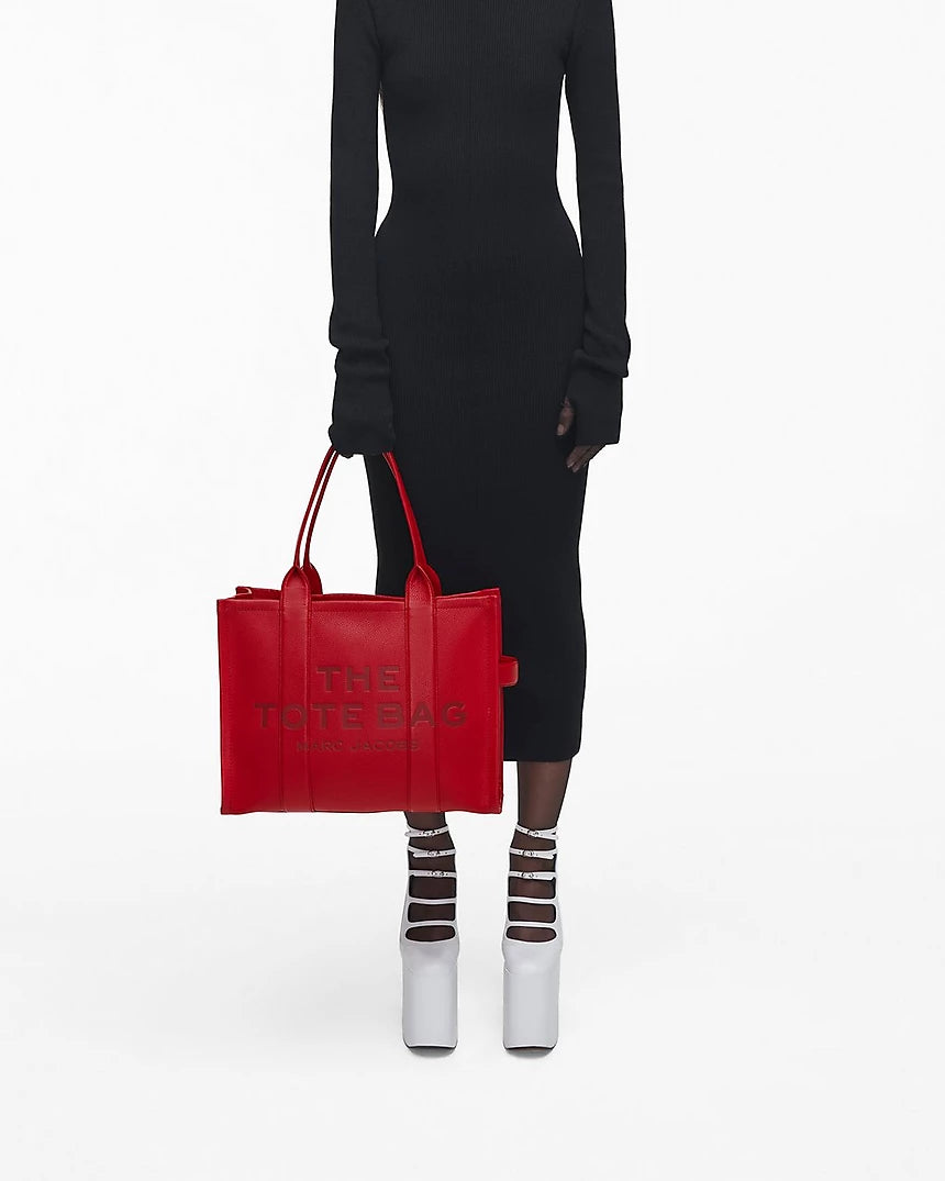 THE LEATHER
LARGE TOTE BAG