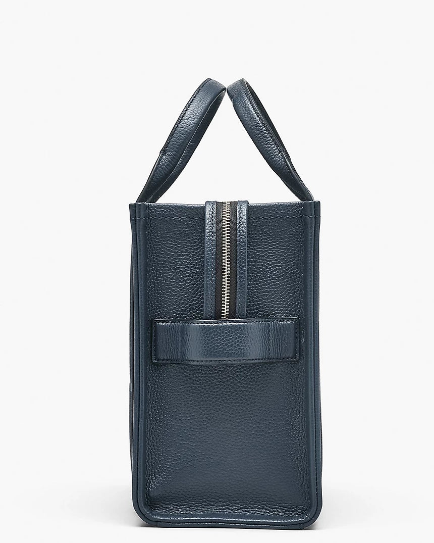 THE LEATHER
MEDIUM TOTE BAG